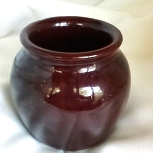 Little individual serving bean pot